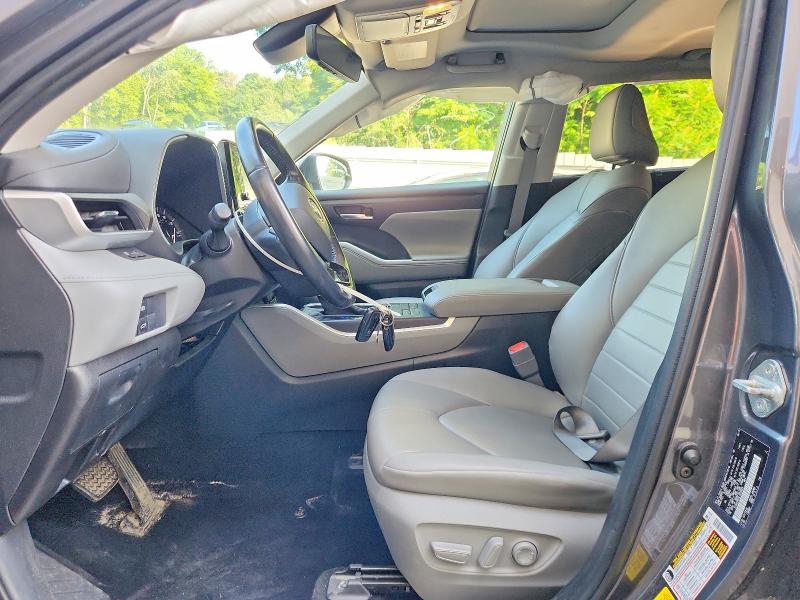 2020 Toyota Highlander VIN 5TDHZRBH5LS028829 COPART salvage auction — SIDE, Vt - Cert Of Title-Salvage Vehicle, sold $1,450 on 2026-07-27 (photo 7)
