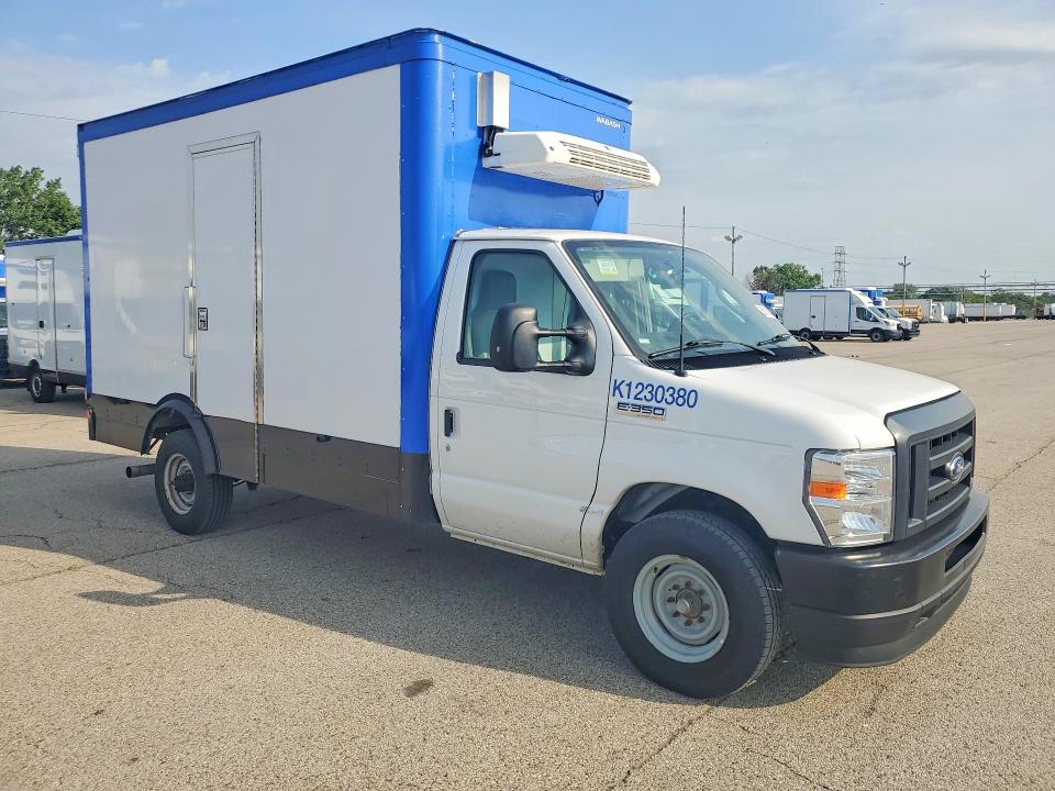 2023 Ford E-350 VIN 1FDWE3FK7PDD32070 COPART salvage auction — MINOR DENT/SCRATCHES, Oh - Certificate Of Title, sold $11,500 on 2026-07-29 (photo 4)