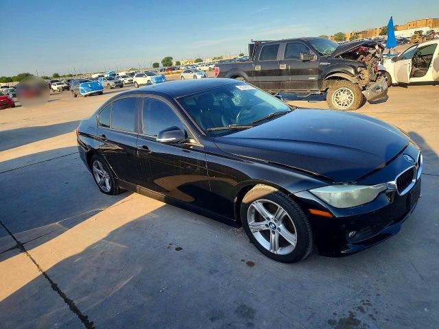 2013 BMW 3er VIN WBA3B5C58DF597992 COPART salvage auction — NORMAL WEAR, Tx - Certificate Of Title, sold $400 on 2026-07-02 (photo 4)