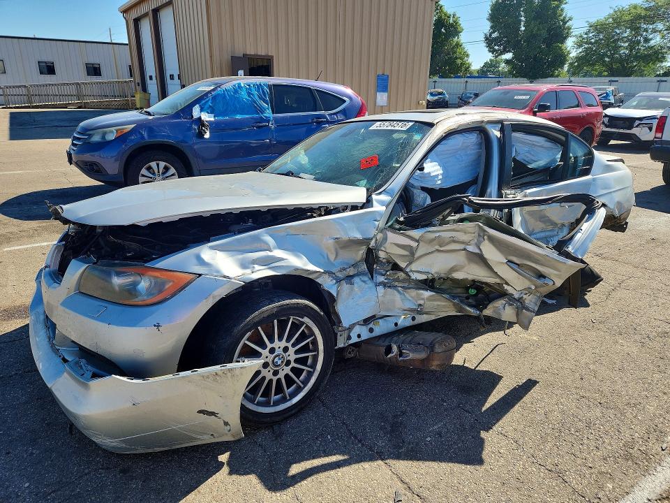 2006 BMW 3er VIN WBAVD13586KV00585 COPART salvage auction — SIDE, Oh - Cert Of Title-Salvage, sold $300 on 2026-07-10 (photo 1)