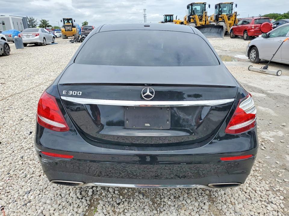 2019 Mercedes-benz E-klasse VIN WDDZF4JB4KA517429 COPART salvage auction — SIDE, Fl - Cert Of Title Slvg Rebuildable, sold $3,300 on 2026-08-07 (photo 6)