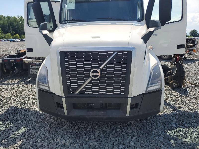 2023 Volvo VIN 4V4NC9EH6PN628498 COPART salvage auction — MECHANICAL, Il - Certificate Of Title, sold $29,500 on 2026-07-07 (photo 9)