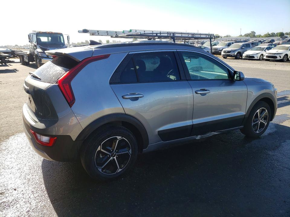 2025 Kia Niro VIN KNDCP3LE2S5307709 COPART salvage auction — SIDE, CA - SALVAGE CERTIFICATE, sold $9,700 on 2026-07-27 (photo 3)