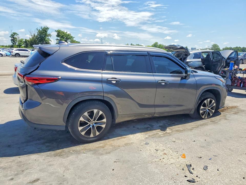 2022 Toyota VIN 5TDGZRAH5NS105683 COPART salvage auction — REAR END, FL - CERTIFICATE OF DESTRUCTION, sold $15 on 2026-07-30 (photo 3)