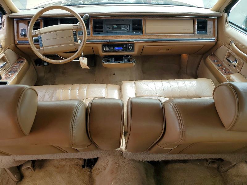 1994 Lincoln TOWN CAR VIN 1LNLM81W5RY693239 COPART salvage auction — MINOR DENT/SCRATCHES, Ca - Dis/Dlr/Exp Only Clean Title, sold $60 on 2026-07-30 (photo 8)