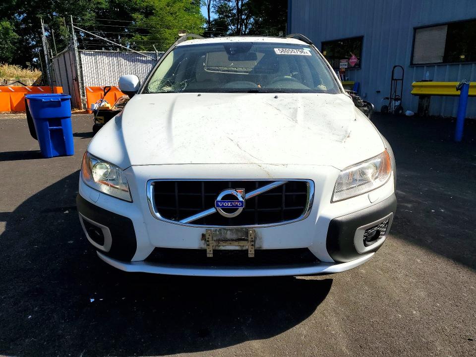 2013 Volvo VIN YV4952BZ2D1147272 COPART salvage auction — SIDE, Or - Salvage Title Certificate, sold $1,400 on 2026-08-05 (photo 5)