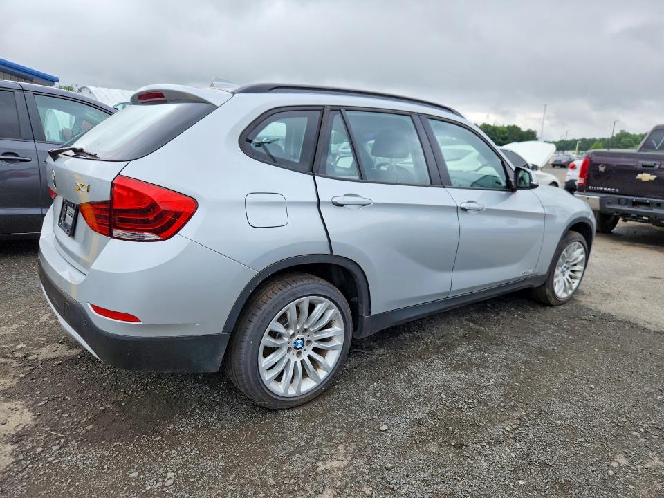 2015 BMW X1 VIN WBAVL1C58FVY32527 COPART salvage auction — MINOR DENT/SCRATCHES, Ma - Certificate Of Title (P), sold $1,400 on 2026-09-14 (photo 3)