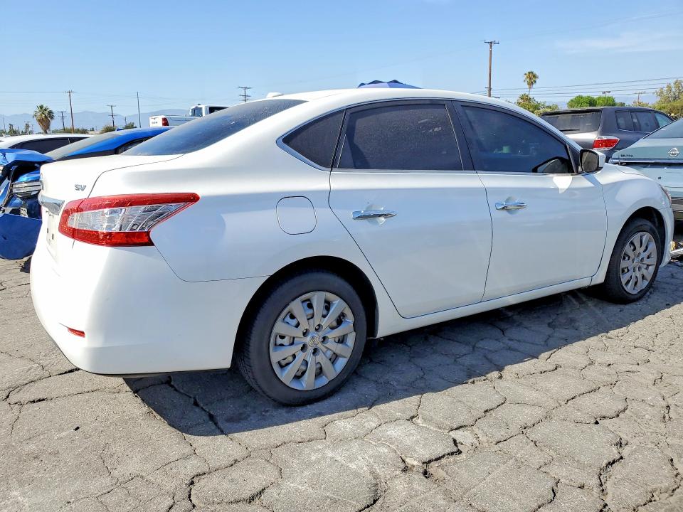 2015 Nissan Sentra VIN 3N1AB7AP7FY247794 COPART salvage auction — MINOR DENT/SCRATCHES, Ca - Dis/Dlr/Exp Only Clean Title (P), sold $875 on 2026-07-02 (photo 3)