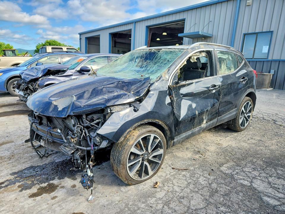 2017 Nissan Rogue VIN JN1BJ1CR4HW117033 COPART salvage auction — WATER/FLOOD, Pa - Certificate Of Salvage, sold $375 on 2026-07-02 (photo 1)