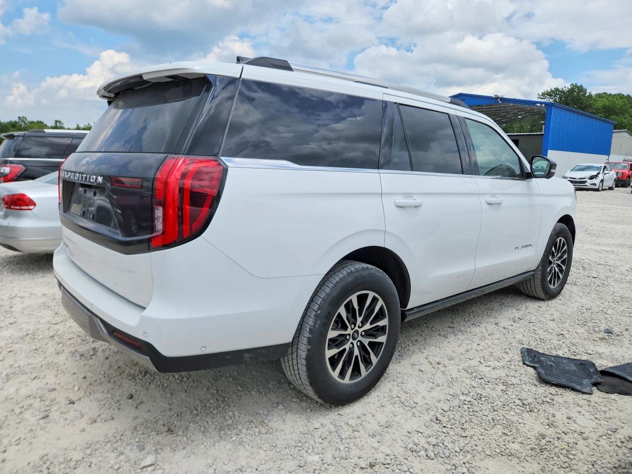 2025 Ford Expedition VIN 1FMJU1M82SEA60510 COPART salvage auction — Hail, MO - SALVAGE CERTIFICATE OF TITLE, sold $42,750 on 2026-06-29 (photo 3)