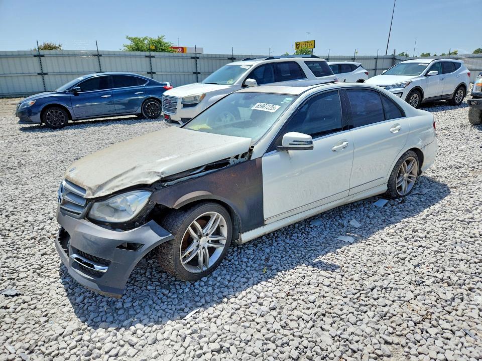 2012 Mercedes-benz C-klasse VIN WDDGF8BB2CR239520 COPART salvage auction — FRONT END, Il - Certificate Of Title, sold $700 on 2026-08-19 (photo 1)