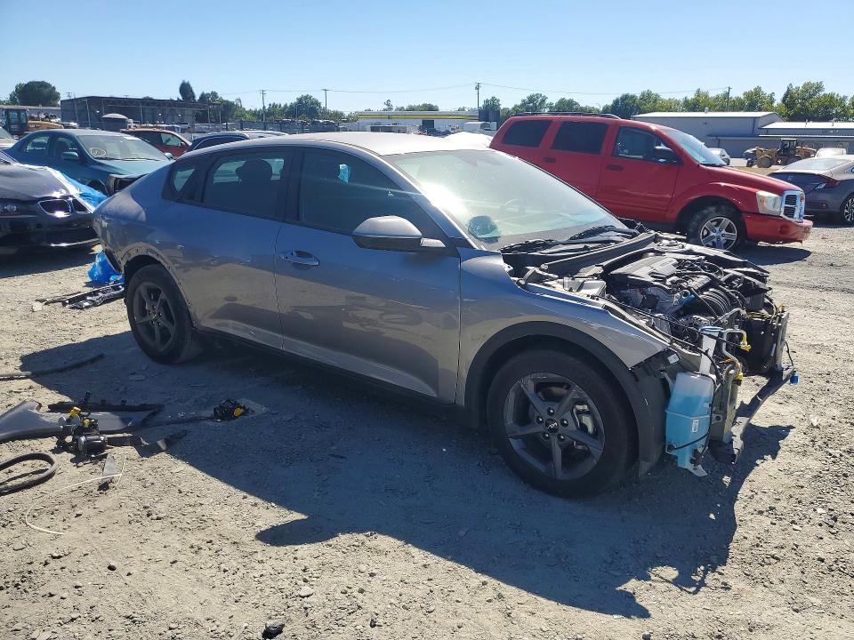 2025 Kia K4 VIN 3KPFT4DE9SE090158 COPART salvage auction — STRIPPED, CA - SALVAGE CERTIFICATE, sold $4,050 on 2026-07-09 (photo 4)