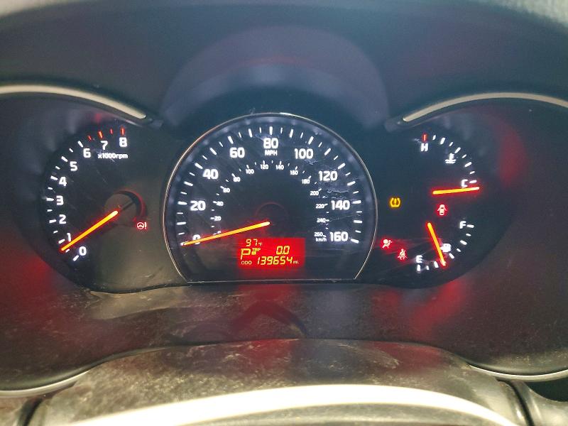 2015 Kia Sorento VIN 5XYKT3A61FG621447 COPART salvage auction — WATER/FLOOD, Tx - Salvage Title-Flood Damage, sold $1,050 on 2026-07-07 (photo 9)