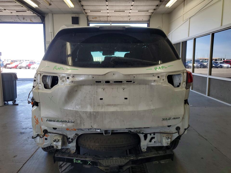 2018 Toyota VIN 5TDJZRFH0JS884984 COPART salvage auction — REAR END, WA - BILL OF SALE, sold $2,200 on 2026-07-24 (photo 6)