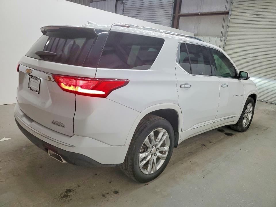 2018 Chevrolet Traverse VIN 1GNEVKKW8JJ267880 COPART salvage auction — MINOR DENT/SCRATCHES, GA - CERTIFICATE OF TITLE, sold $8,800 on 2026-07-09 (photo 3)