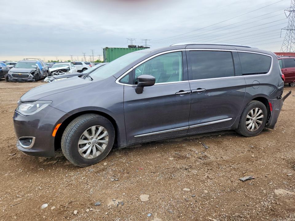2018 Chrysler Pacifica VIN 2C4RC1EG1JR257329 — COPART salvage auction photo