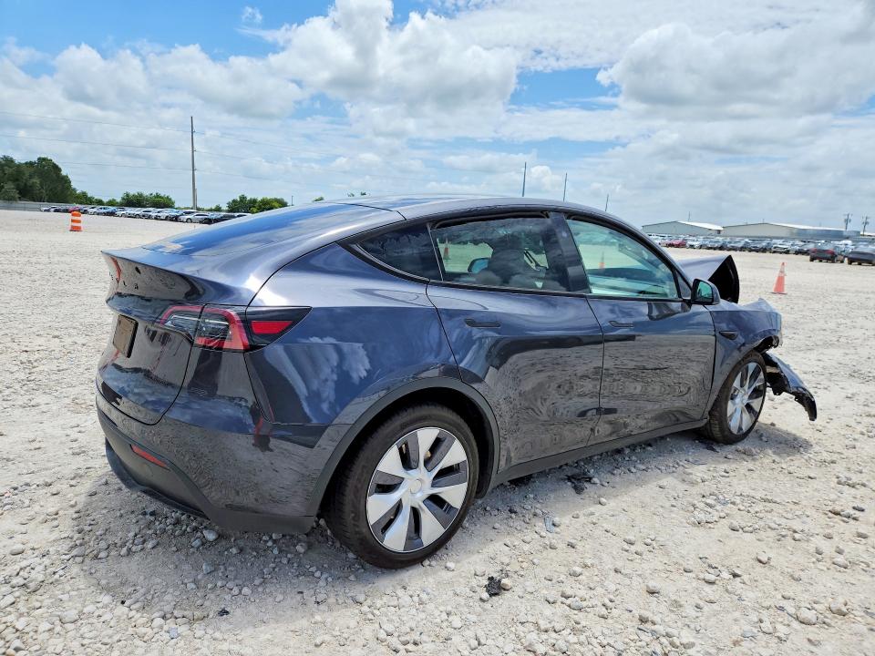 2024 Tesla Model y VIN 7SAYGDEE4RA283351 COPART salvage auction — FRONT END, Tx - Salvage Vehicle Title, sold $7,100 on 2026-07-16 (photo 3)
