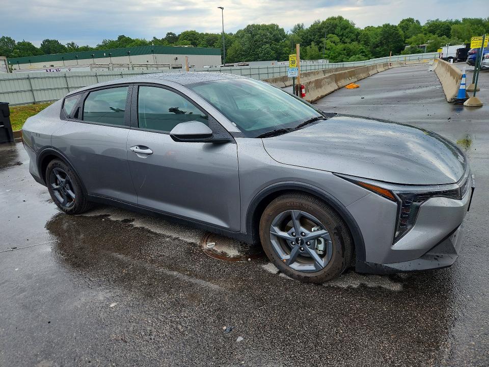 2026 Kia K4 VIN 3KPFT4DE8TE311508 COPART salvage auction — REAR END, VA - CERT OF TITLE - SALVAGE, sold $7,400 on 2026-07-27 (photo 4)
