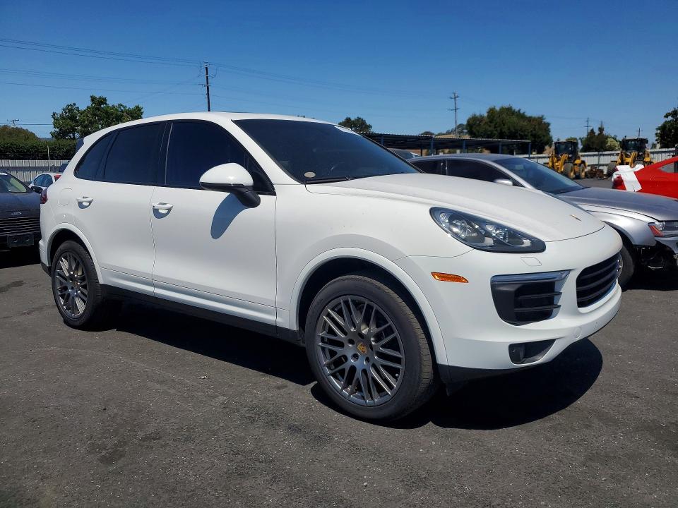 2018 Porsche Cayenne VIN WP1AA2A26JKA06970 COPART salvage auction — WATER/FLOOD, Ca - Non-Repairable Vehicle Cert, sold $5,200 on 2026-07-30 (photo 4)