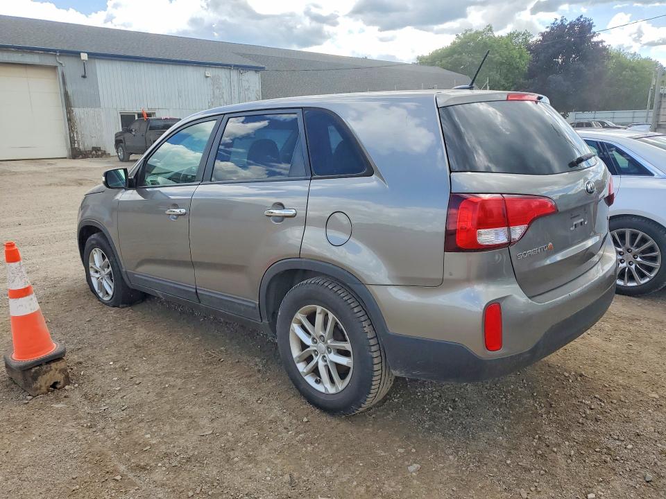 2015 Kia Sorento VIN 5XYKT3A60FG629622 COPART salvage auction — MECHANICAL, Mi - Dealer Only Clean Title, sold $625 on 2026-07-29 (photo 2)
