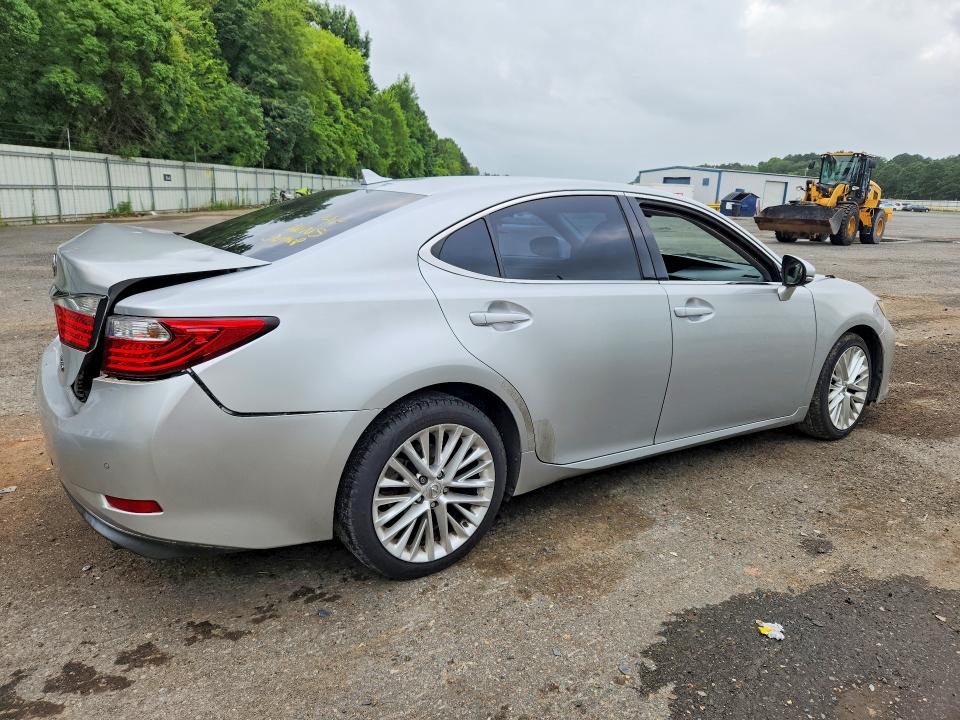 2014 Lexus VIN JTHBK1GG0E2107362 COPART salvage auction — REAR END, Id - Salvage Certificate Of Title, sold $550 on 2026-07-23 (photo 3)
