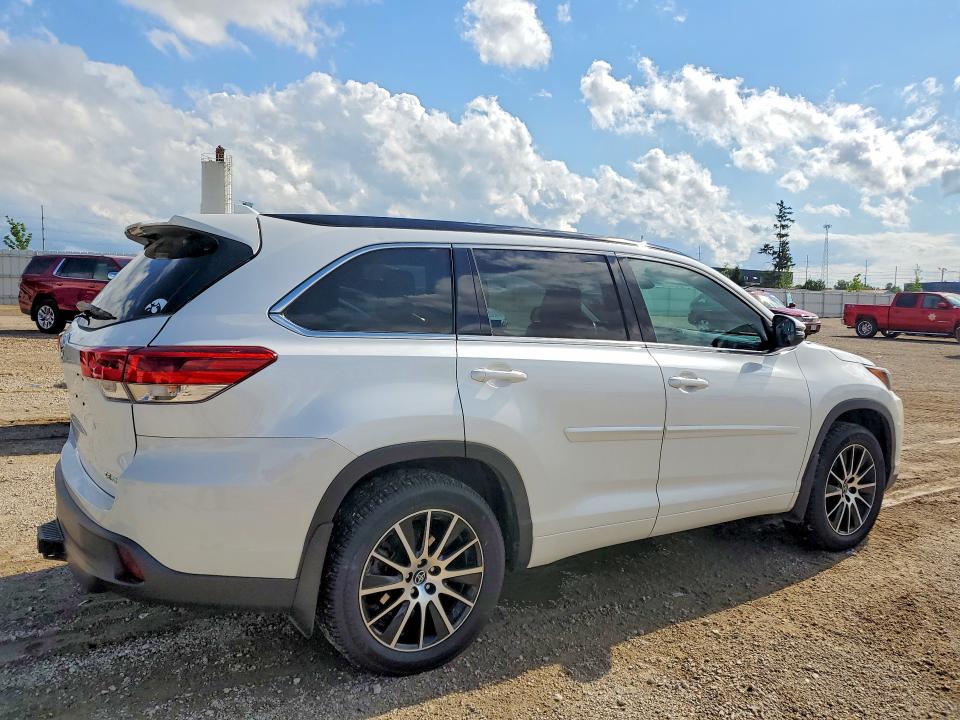 2018 Toyota VIN 5TDJZRFH2JS813592 COPART salvage auction — HAIL, Ia - Cert Of Title-Salvage Title, sold $10,200 on 2026-07-22 (photo 3)
