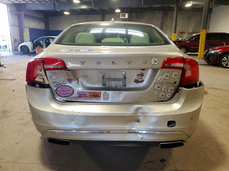 2017 Volvo S60 VIN LYV402TK5HB128968 COPART salvage auction — ROLLOVER, Pa - Certificate Of Salvage, sold $825 on 2026-07-06 (photo 6)