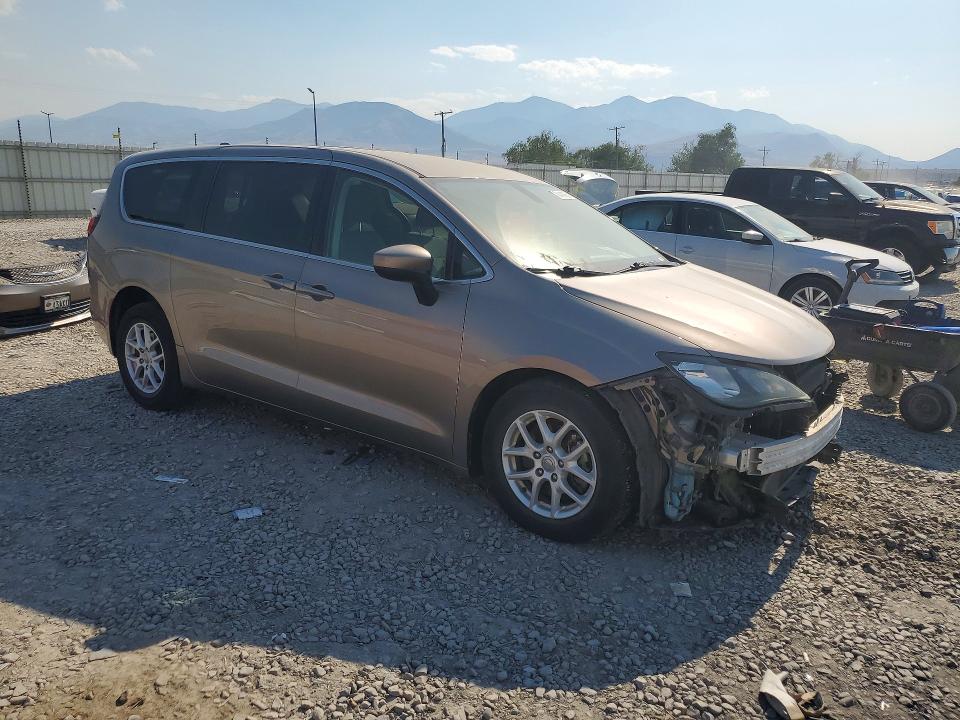 2018 Chrysler VIN 2C4RC1CG2JR133041 COPART salvage auction — FRONT END, UT - SALVAGE CERTIFICATE, sold $3,200 on 2026-07-31 (photo 4)