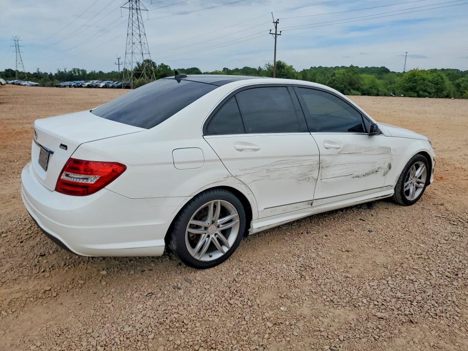 2014 Mercedes-benz C-klasse VIN WDDGF4HB7ER304056 COPART salvage auction — SIDE, Nc - Salvage Certificate Of Title, sold $1,700 on 2026-08-17 (photo 3)