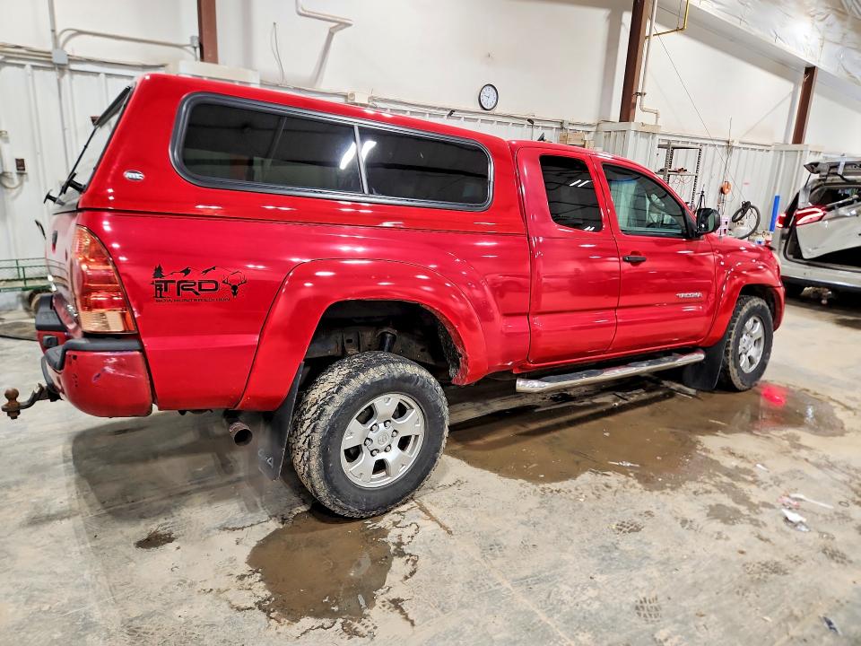 2008 Toyota Tacoma VIN 5TEUU42NX8Z506968 COPART salvage auction — FRONT END, WI - JUNKED VEHICLE BILL OF SALE, sold $2,050 on 2026-07-22 (photo 3)