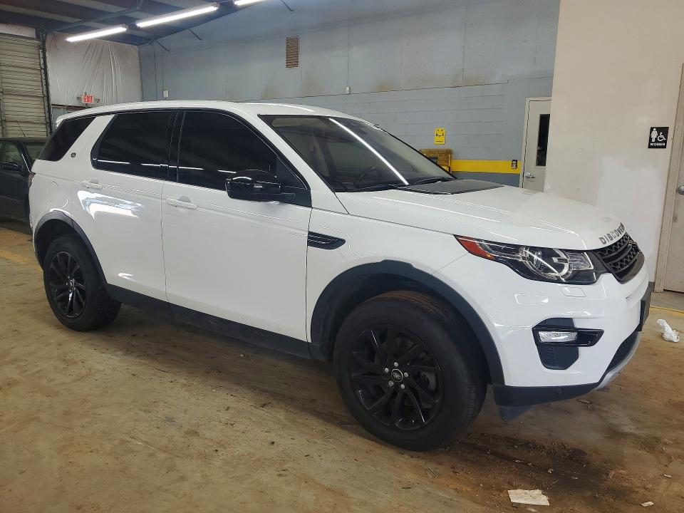2017 Land rover Discovery VIN SALCR2BG8HH643372 COPART salvage auction — MINOR DENT/SCRATCHES, Mt - Dealer Only Clean Title (P), sold $4,900 on 2026-07-08 (photo 4)