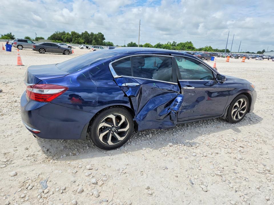 2017 Honda Accord VIN 1HGCR2F86HA071240 COPART salvage auction — SIDE, Tx - Salvage Vehicle Title, sold $300 on 2026-07-30 (photo 3)
