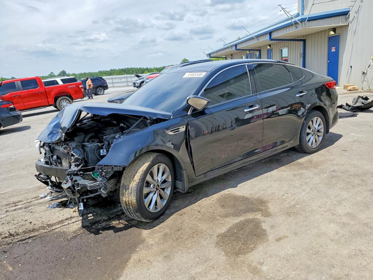 2017 Kia Optima VIN 5XXGU4L35HG129457 COPART salvage auction — Front End, TN - SALVAGE CERTIFICATE, sold $425 on 2026-07-09 (photo 1)
