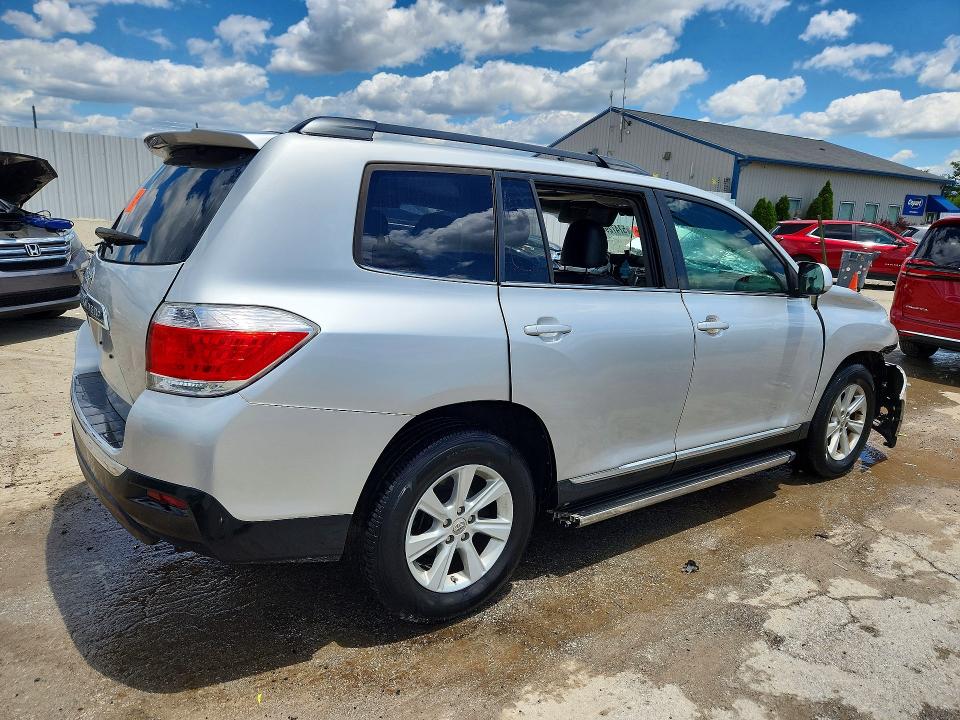 2013 Toyota Highlander VIN 5TDZK3EH2DS101433 COPART salvage auction — SIDE, Ky - Bill Of Sale/Part Only/No Titl, sold $550 on 2026-07-23 (photo 3)
