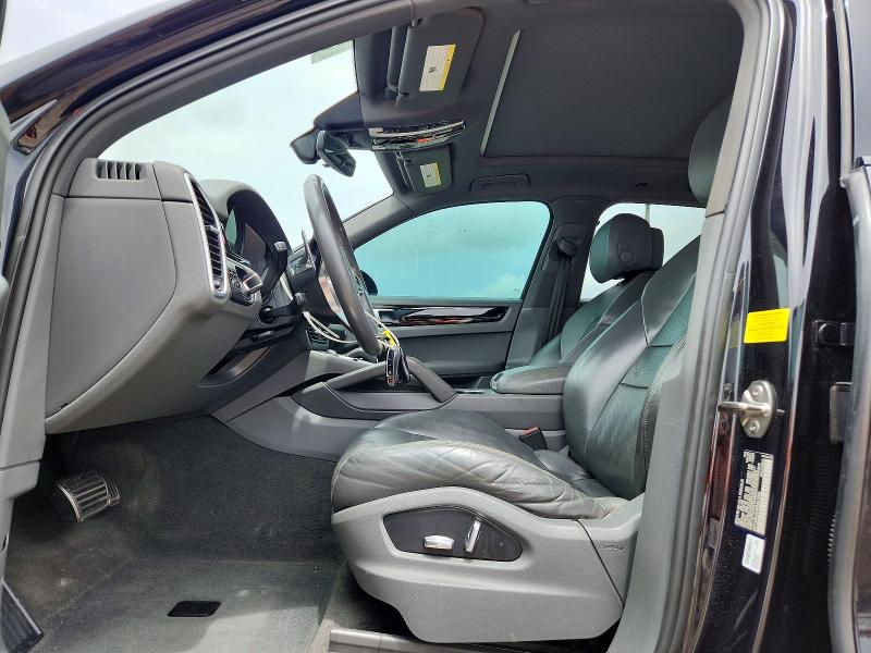 2019 Porsche Cayenne VIN WP1AB2AYXKDA61266 COPART salvage auction — WATER/FLOOD, FL - CERT OF TITLE-SLVG REBLD FLOOD, sold $16,800 on 2026-08-11 (photo 7)
