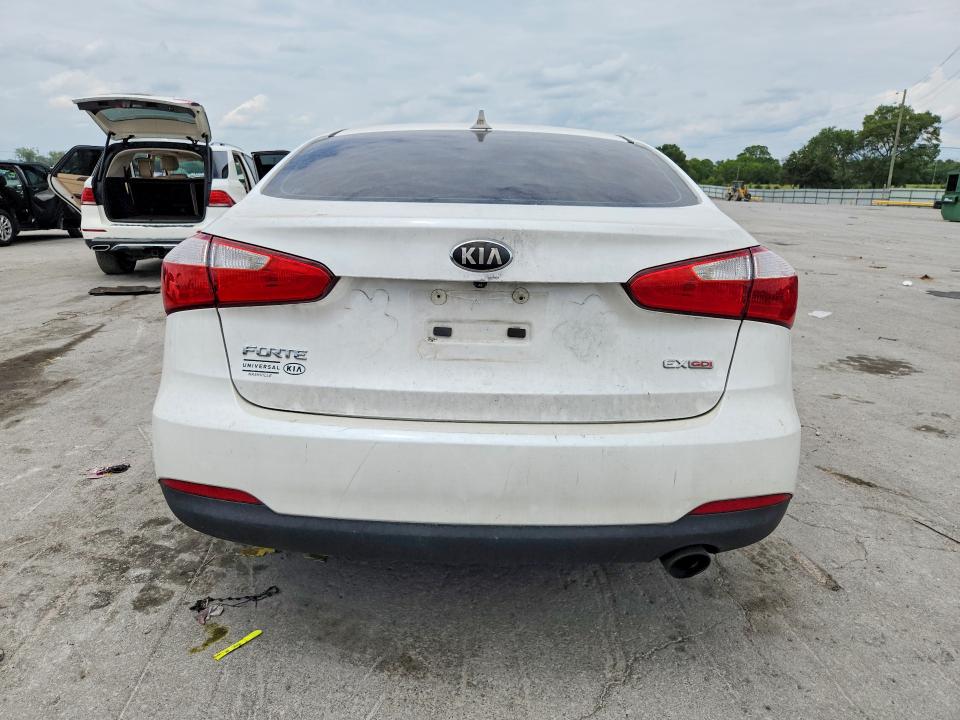 2014 Kia Forte VIN KNAFX4A89E5052090 COPART salvage auction — INTERIOR BURN, TN - SALVAGE CERTIFICATE, sold $600 on 2026-07-22 (photo 6)