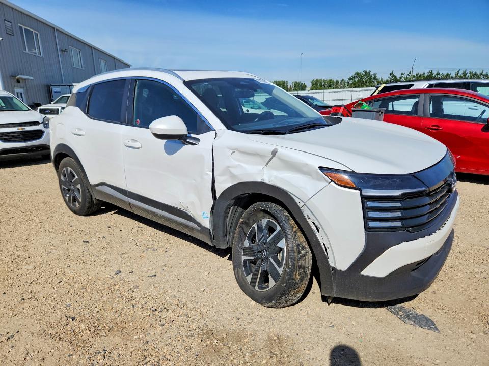 2025 Nissan Kicks VIN 3N8AP6CB7SL415973 COPART salvage auction — UNDERCARRIAGE, Ab - Bos - Salvage, sold $10,800 on 2026-07-16 (photo 4)
