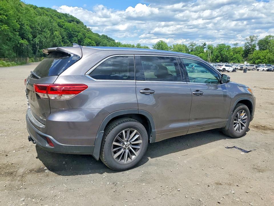 2018 Toyota Highlander VIN 5TDJZRFH7JS561872 COPART salvage auction — MINOR DENT/SCRATCHES, Ny - Certificate Of Title (P), sold $12,000 on 2026-07-14 (photo 3)