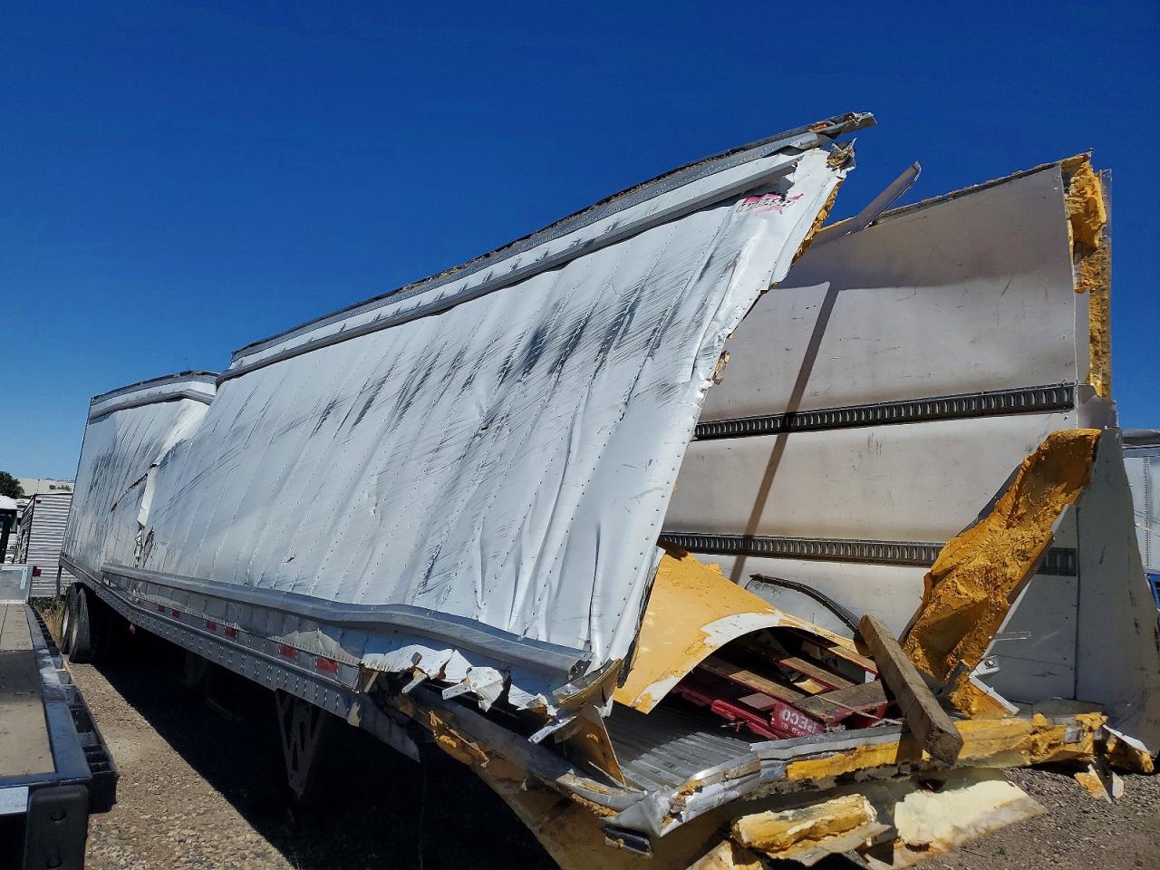 2019 Wabash 53'trailer VIN 1JJV532B3KL141225 COPART salvage auction — Rollover, ON - PERMIT NO BRAND - FIT, sold $1 on 2026-09-11 (photo 9)