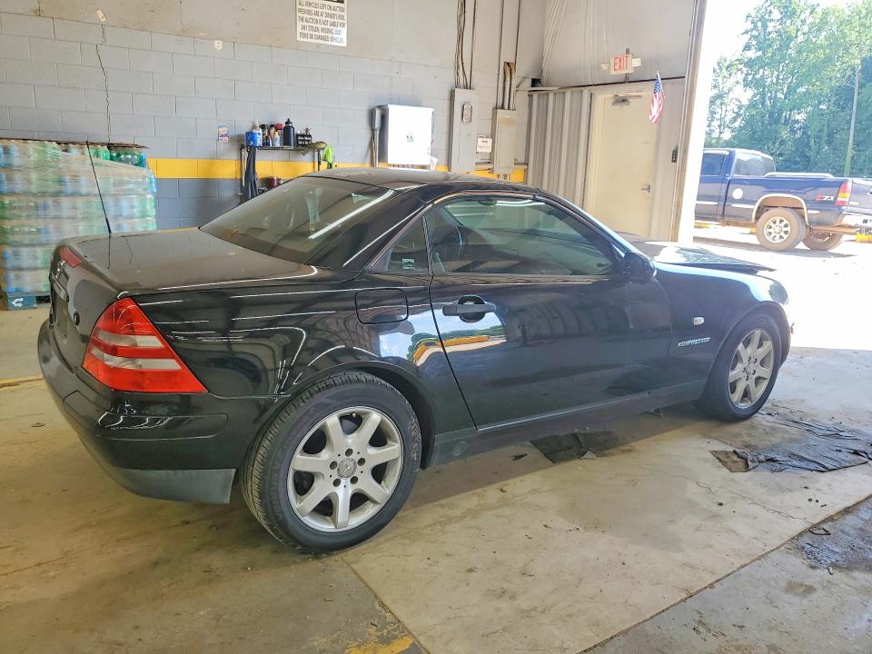 1999 Mercedes-benz Slk-klasse VIN WDBKK47F0XF095699 COPART salvage auction — FRONT END, Nc - Salvage Certificate Of Title, sold $775 on 2026-07-15 (photo 3)