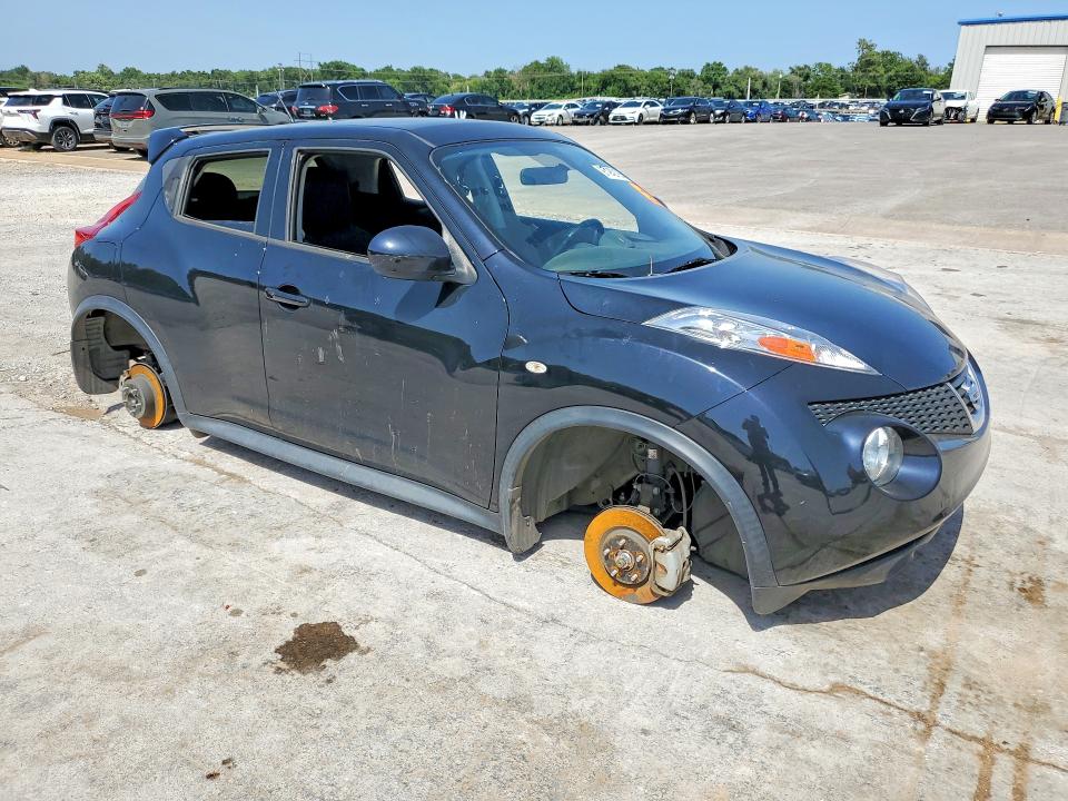 2014 Nissan Juke VIN JN8AF5MR9ET451916 COPART salvage auction — VANDALISM, Ok - Cert Of Title-Salvage Rec Thft, sold $1,600 on 2026-07-23 (photo 4)