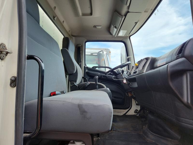 2015 Hino 338 VIN 5PVNV8JV3F4S55064 COPART salvage auction — NORMAL WEAR, NY - CERTIFICATE OF TITLE, sold $3,850 on 2026-09-22 (photo 5)