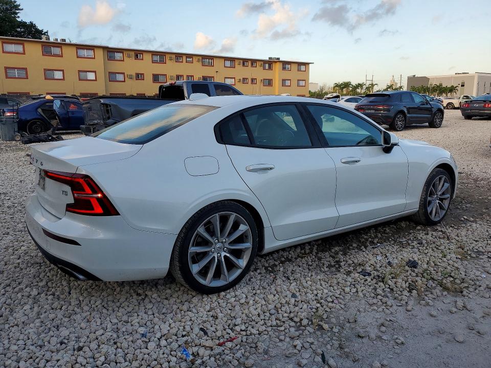 2020 Volvo S60 VIN 7JR102FK1LG065204 COPART salvage auction — SIDE, FL - CERT OF TITLE SLVG REBUILDABLE, sold $275 on 2026-07-28 (photo 3)