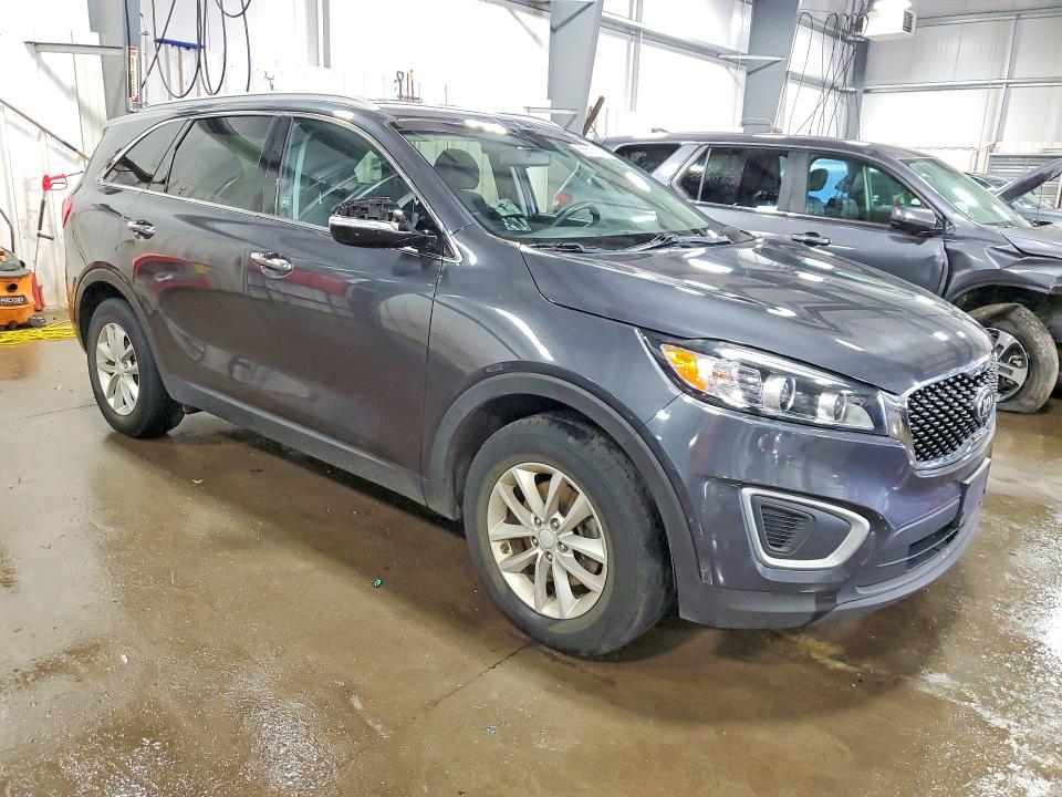 2018 Kia Sorento VIN 5XYPG4A30JG358964 COPART salvage auction — VANDALISM, Mn - Cert Of Title-Prior Salvage, sold $225 on 2026-07-28 (photo 4)