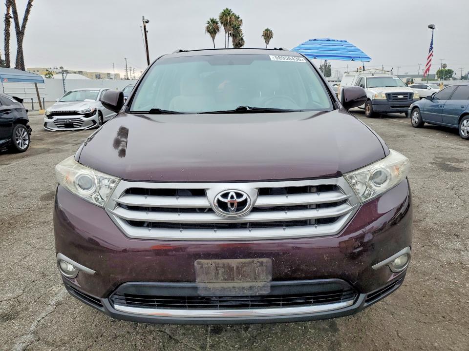 2011 Toyota Highlander VIN 5TDBK3EH2BS047503 COPART salvage auction — MINOR DENT/SCRATCHES, Ca - Dis/Dlr/Exp Only Clean Title (P), sold $4,200 on 2026-07-24 (photo 5)