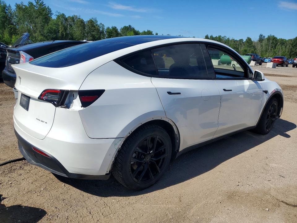 2021 Tesla Model y VIN 5YJYGAEE4MF189669 COPART salvage auction — SIDE, On - Permit No Brand - Unfit, sold $11,500 on 2026-07-09 (photo 3)