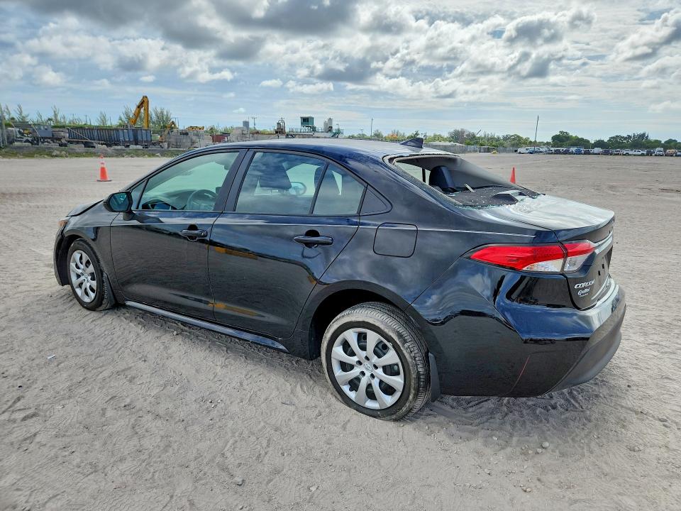 2025 Toyota Corolla VIN 5YFB4MDE0SP325847 COPART salvage auction — REAR END, Fl - Cert Of Title Slvg Rebuildable, sold $4,500 on 2026-07-30 (photo 2)