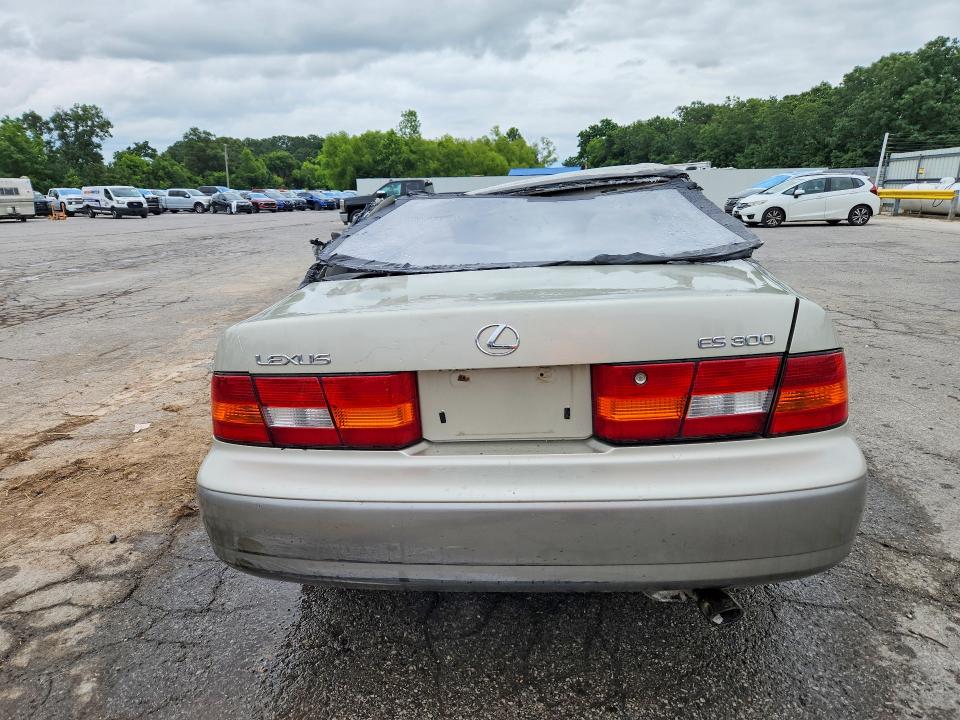 1997 Lexus ES VIN JT8BF22G4V0020755 COPART salvage auction — ROLLOVER, Mo - Junking Certificate, sold $125 on 2026-07-20 (photo 6)
