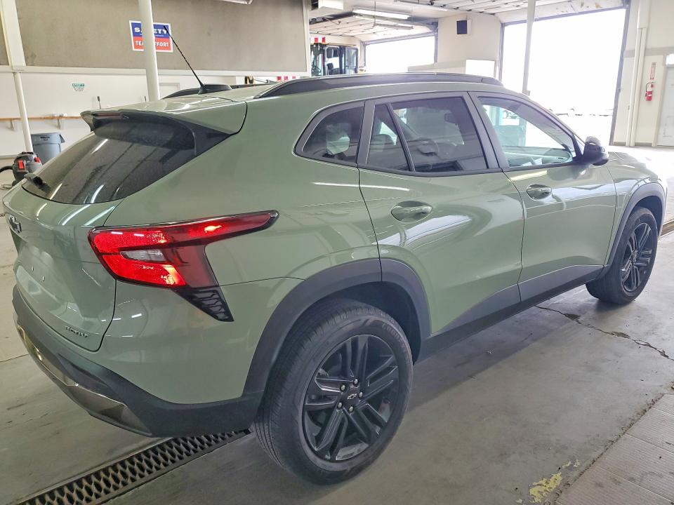 2025 Chevrolet Trax VIN KL77LKEPXSC103111 COPART salvage auction — REAR END, WA - BILL OF SALE, sold $8,100 on 2026-07-17 (photo 3)