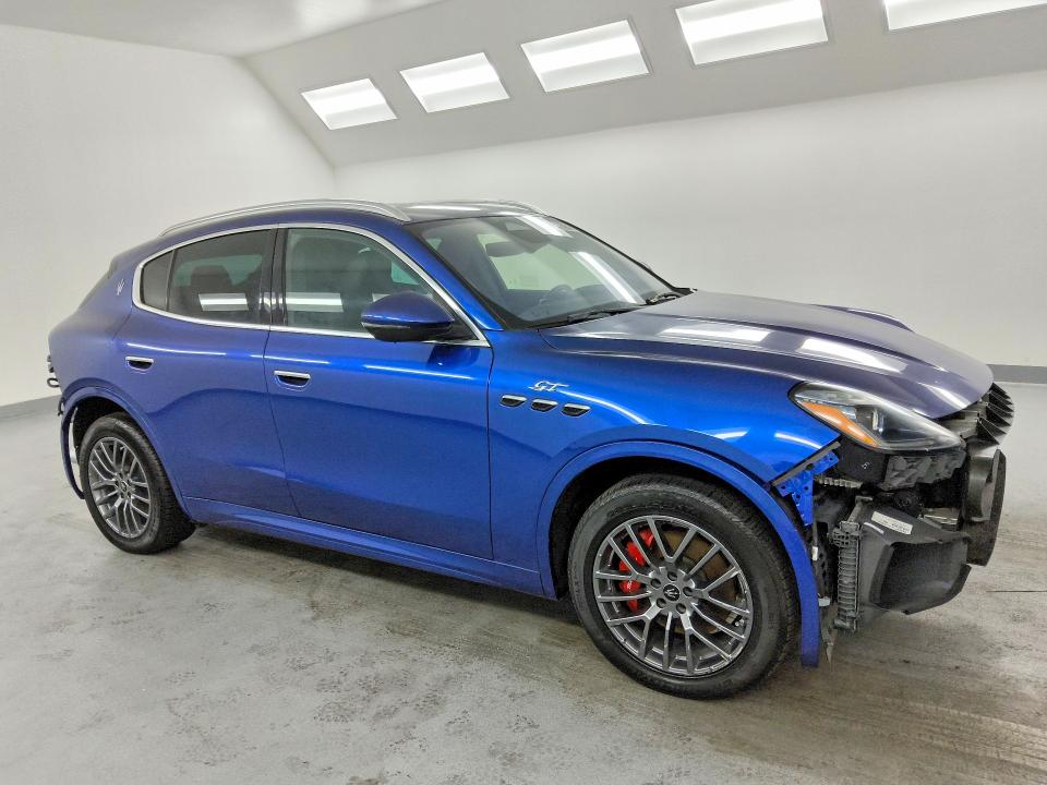 2023 Maserati Grecale VIN ZN682AVA3P7416502 COPART salvage auction — FRONT END, Ca - Certificate Of Title, sold $850 on 2026-07-21 (photo 4)